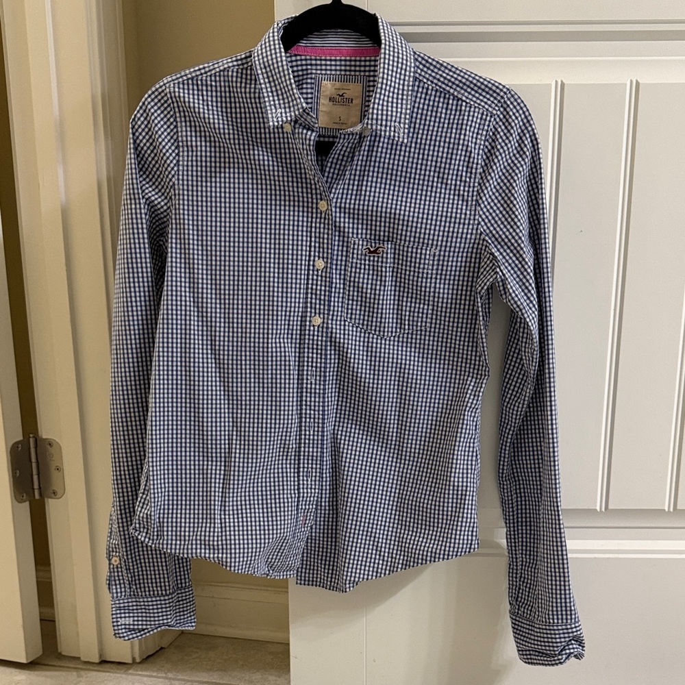 Hollister Blue and White Checkered Button Down Shirt